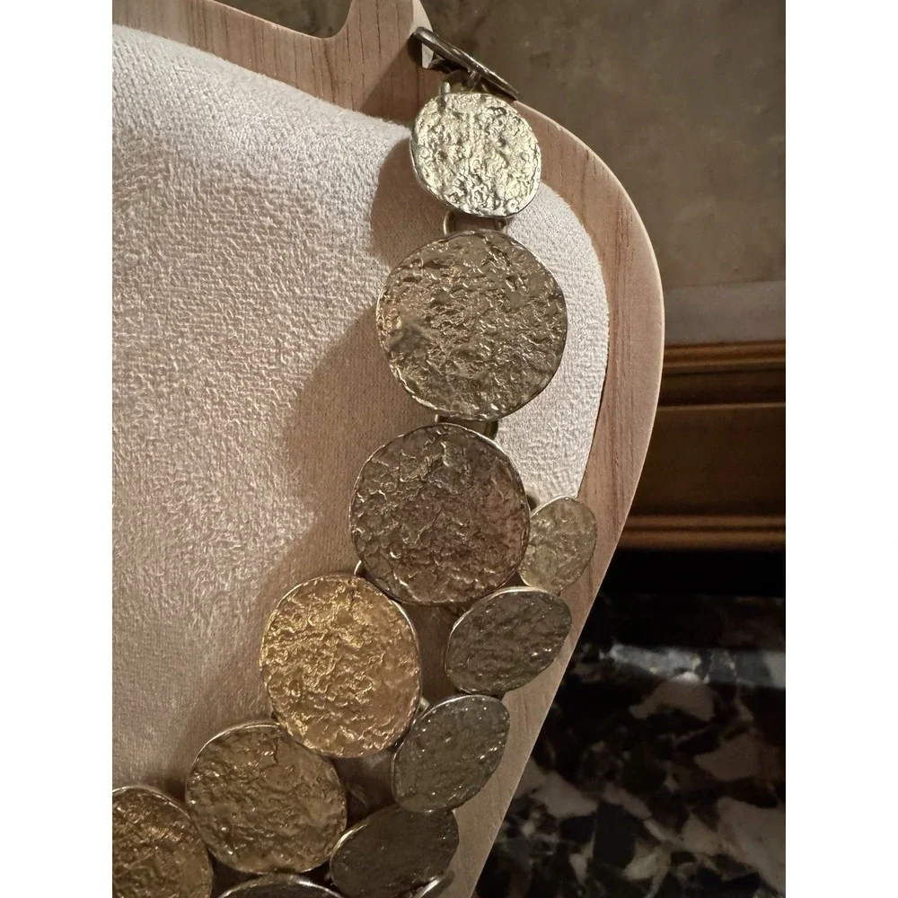 Banana Republic Gold-Tone Textured Disc Statement‎ Necklace Early 2000s - Picture 3 of 8